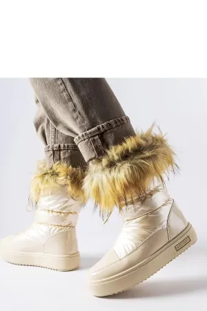 Beige insulated snow boots