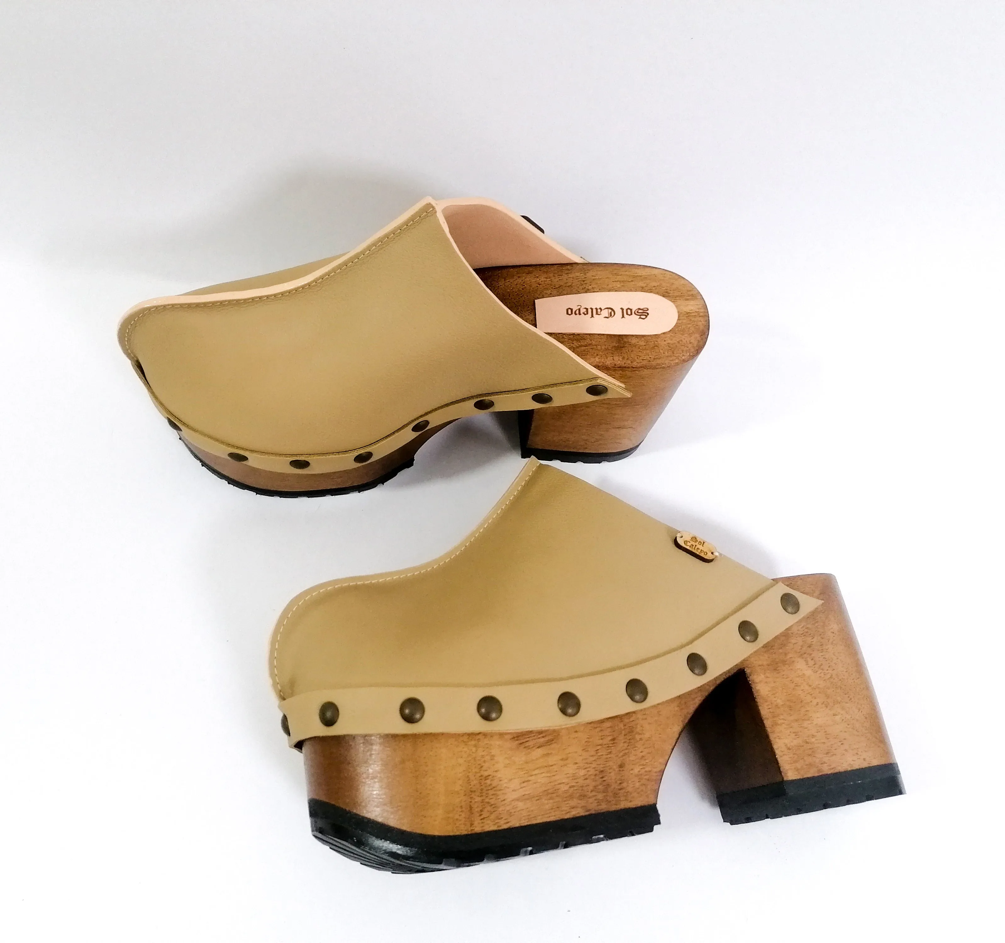 Sand California Clogs