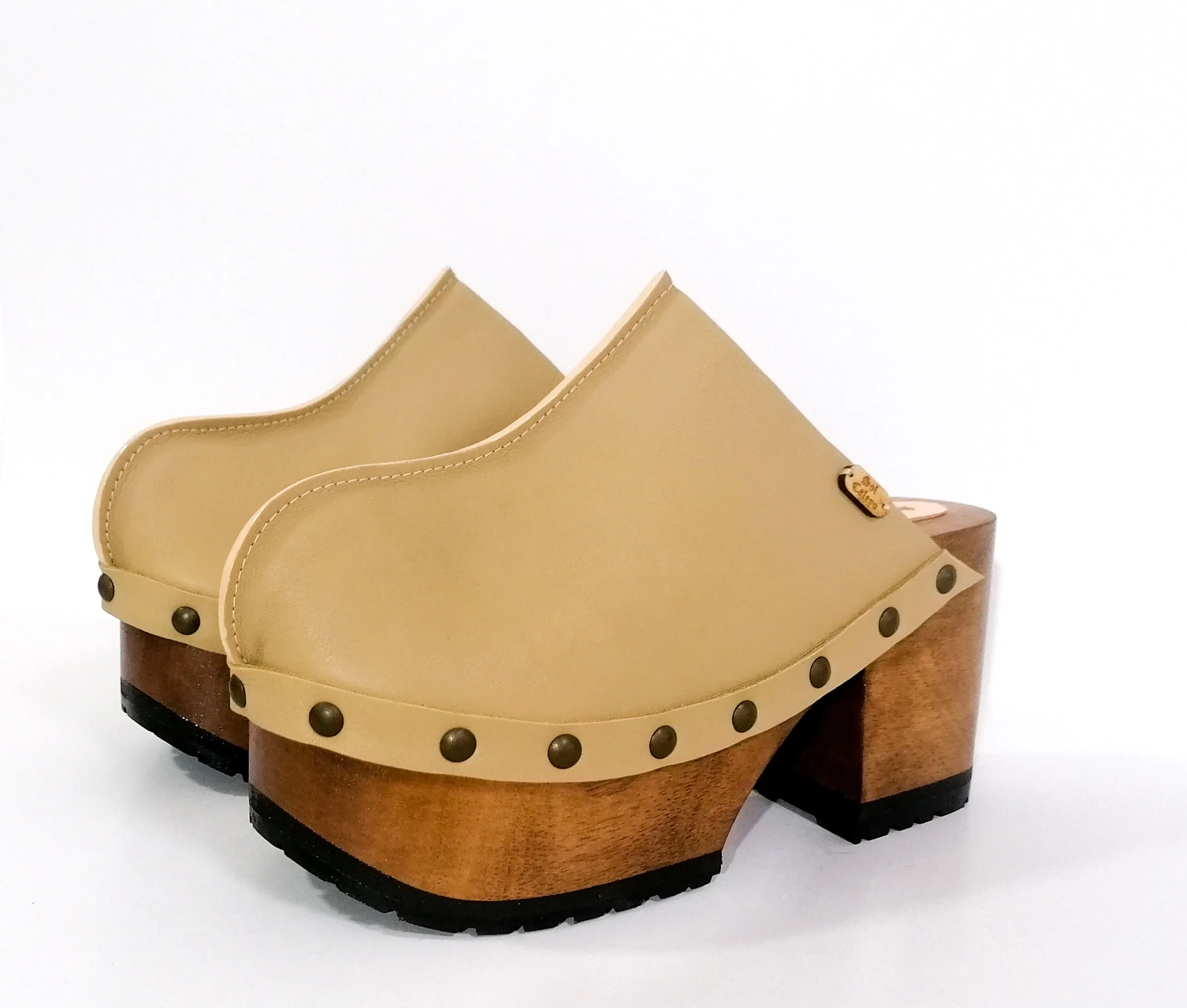 Sand California Clogs
