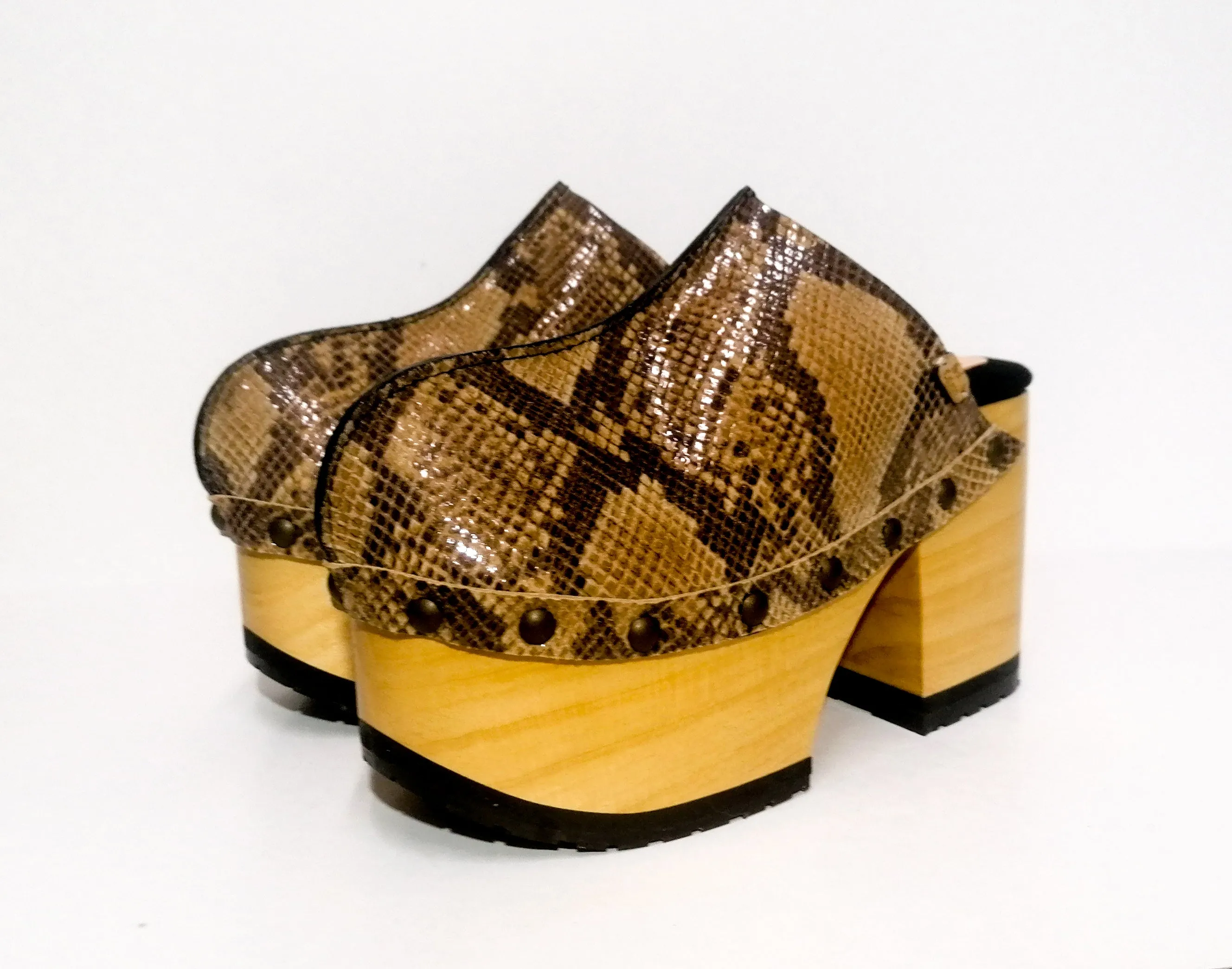 Snake Clogs