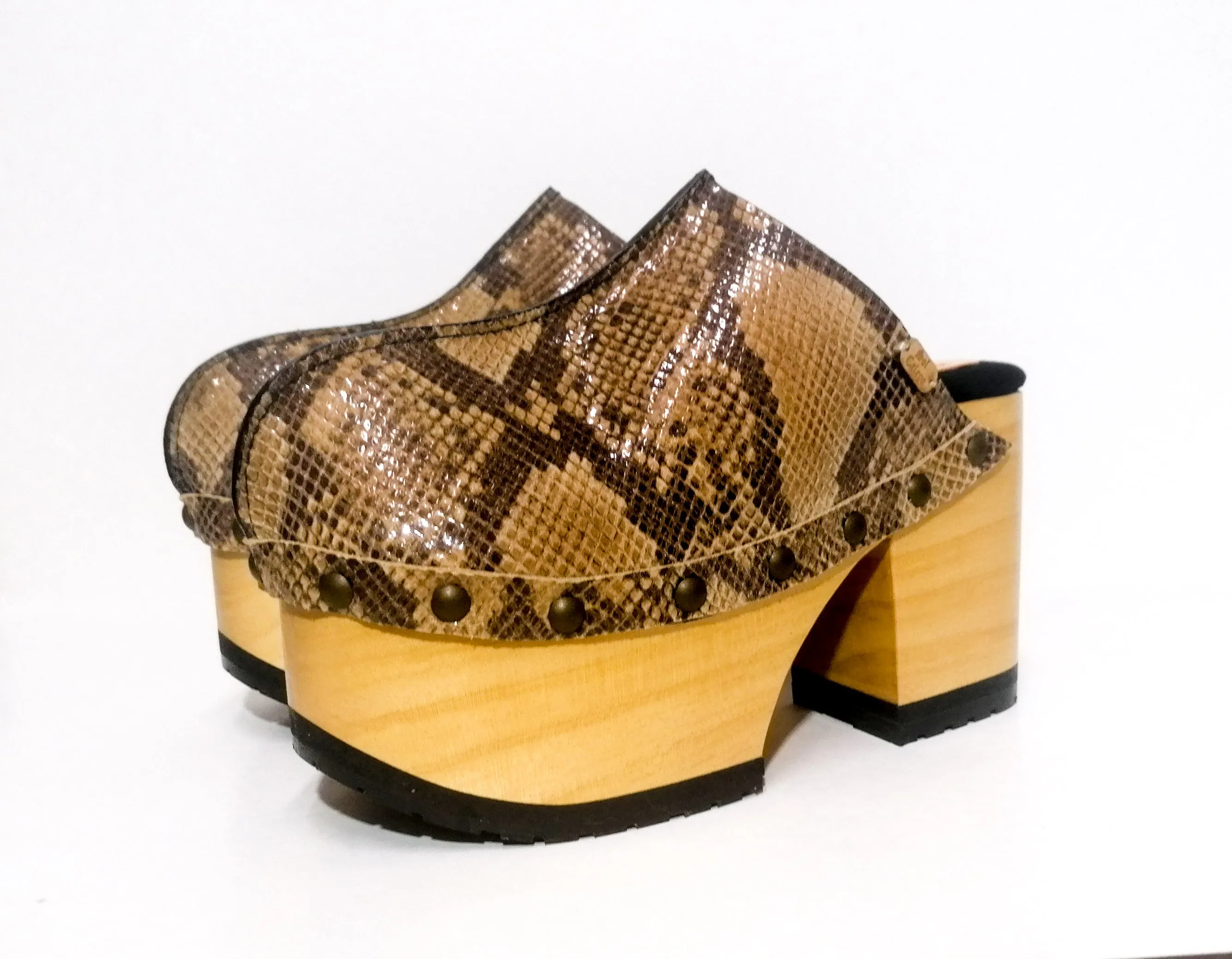 Snake Clogs