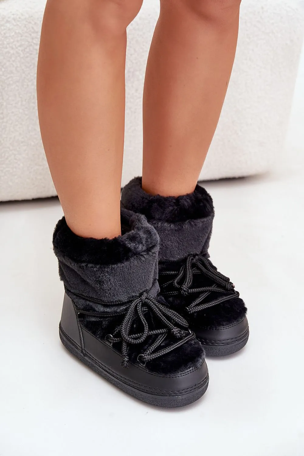 Snow boots