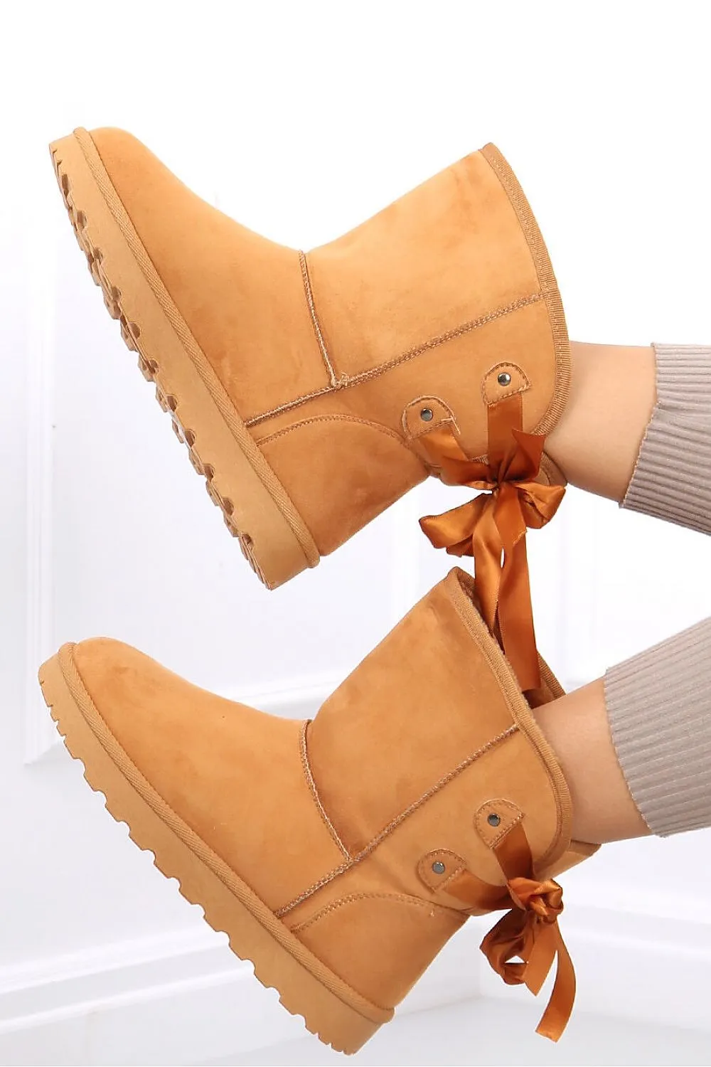 Snow boots