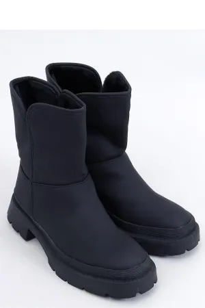 Snow boots