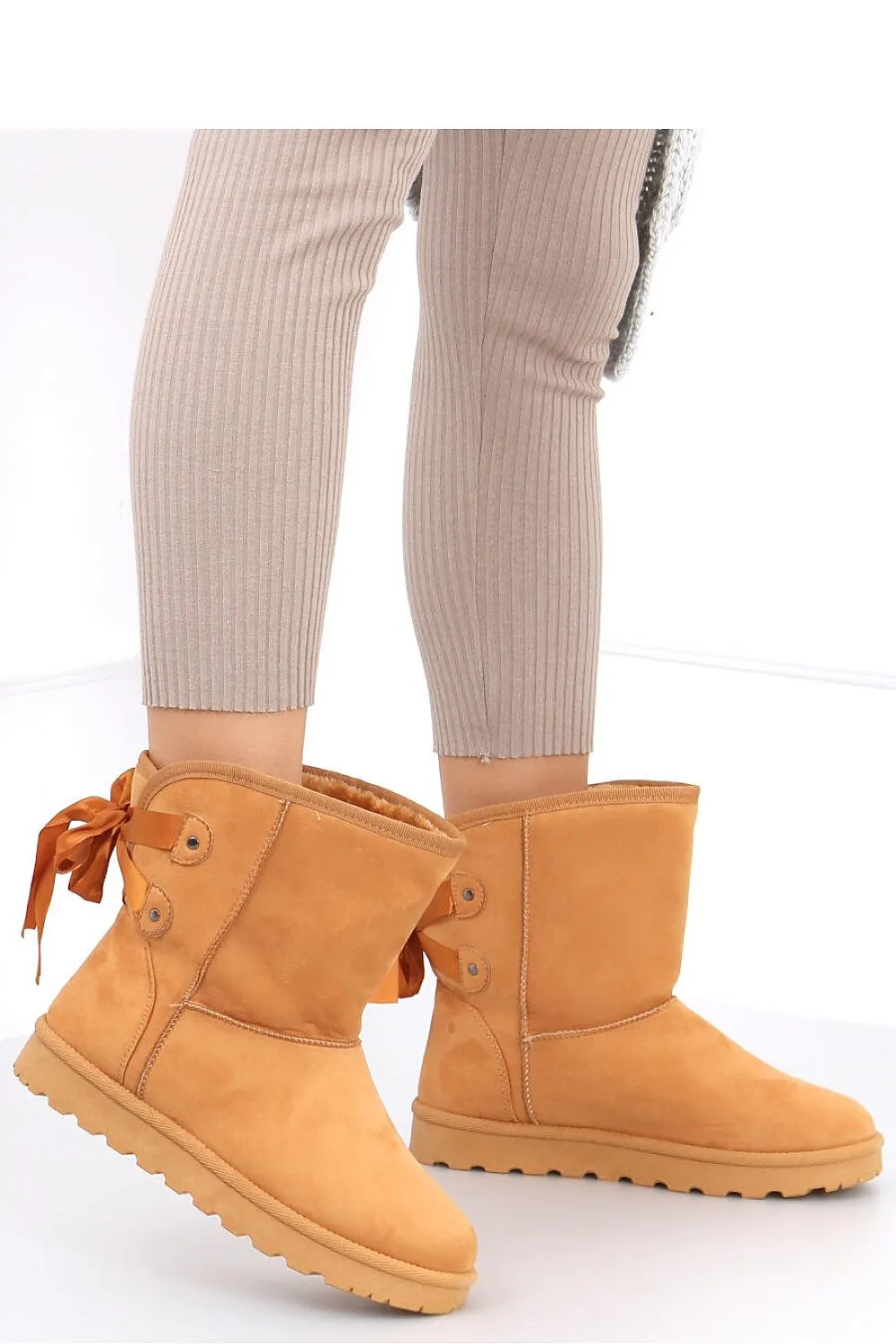 Snow boots