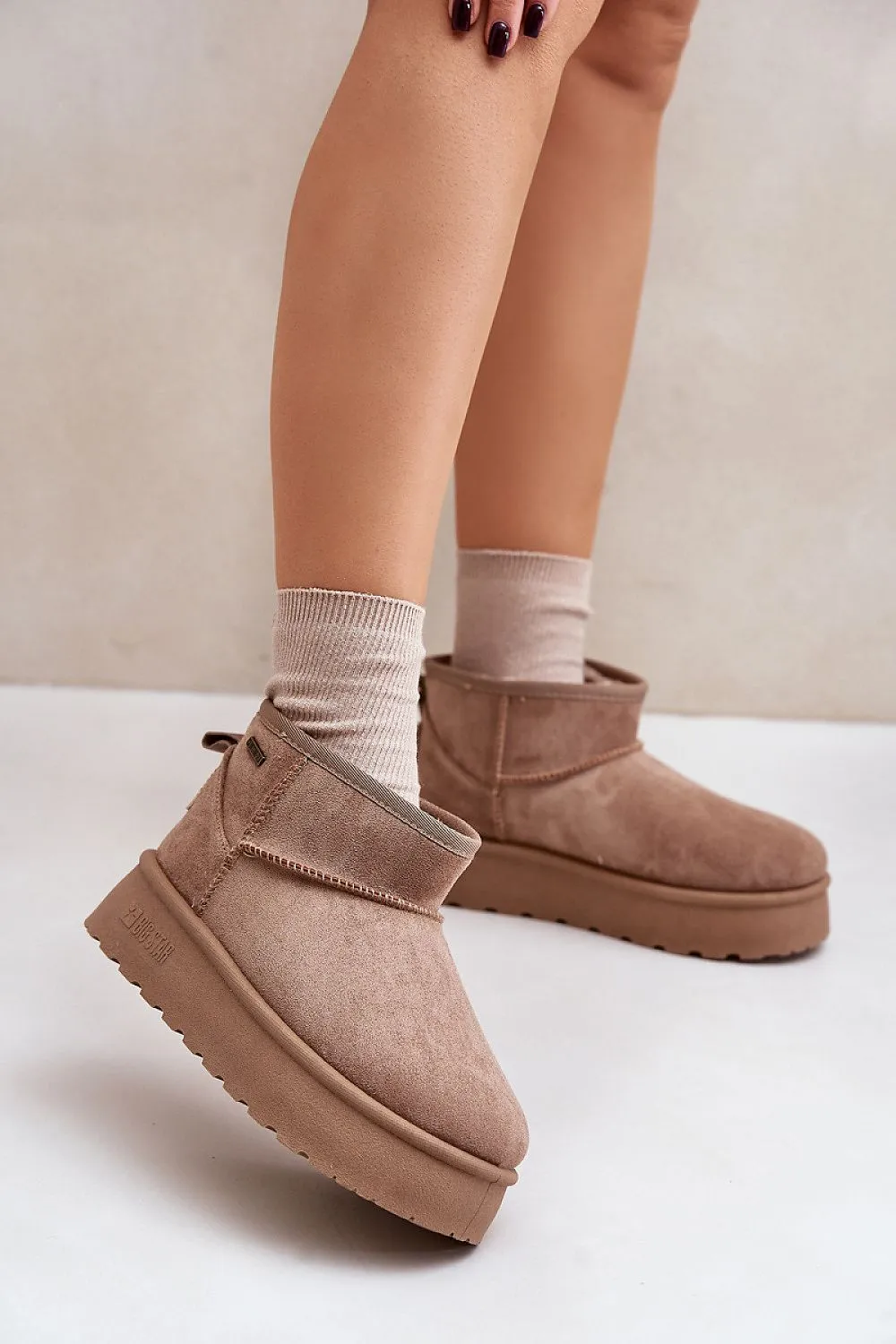 Snow boots