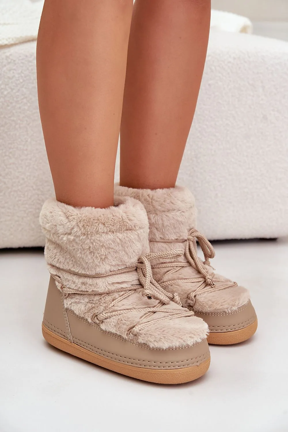 Snow boots
