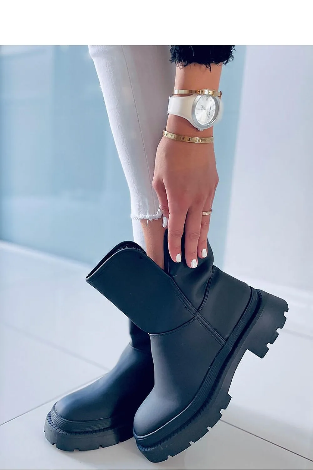 Snow boots