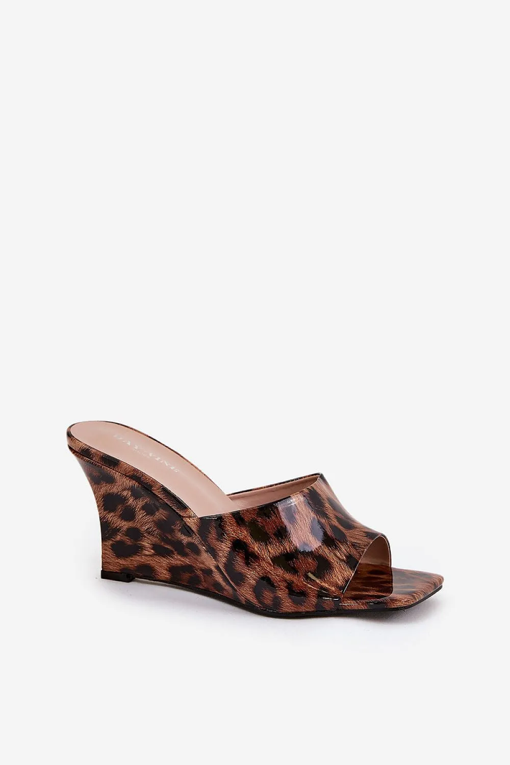 Stylish tapered wedge heel clogs